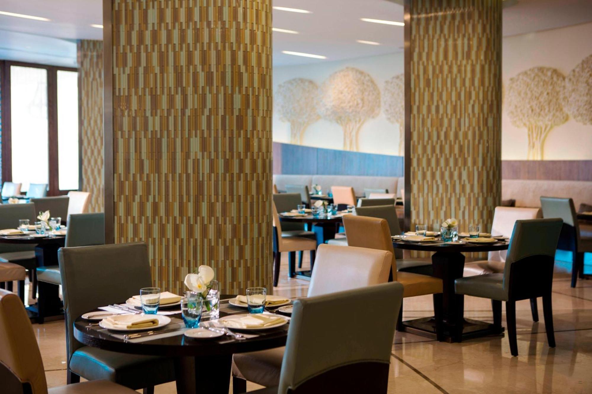 Renaissance Cairo Mirage City Hotel Luaran gambar The restaurant