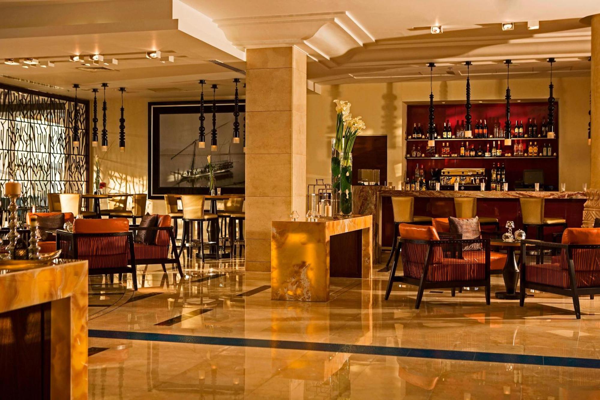 Renaissance Cairo Mirage City Hotel Luaran gambar The bar at the Four Seasons Hotel, Istanbul