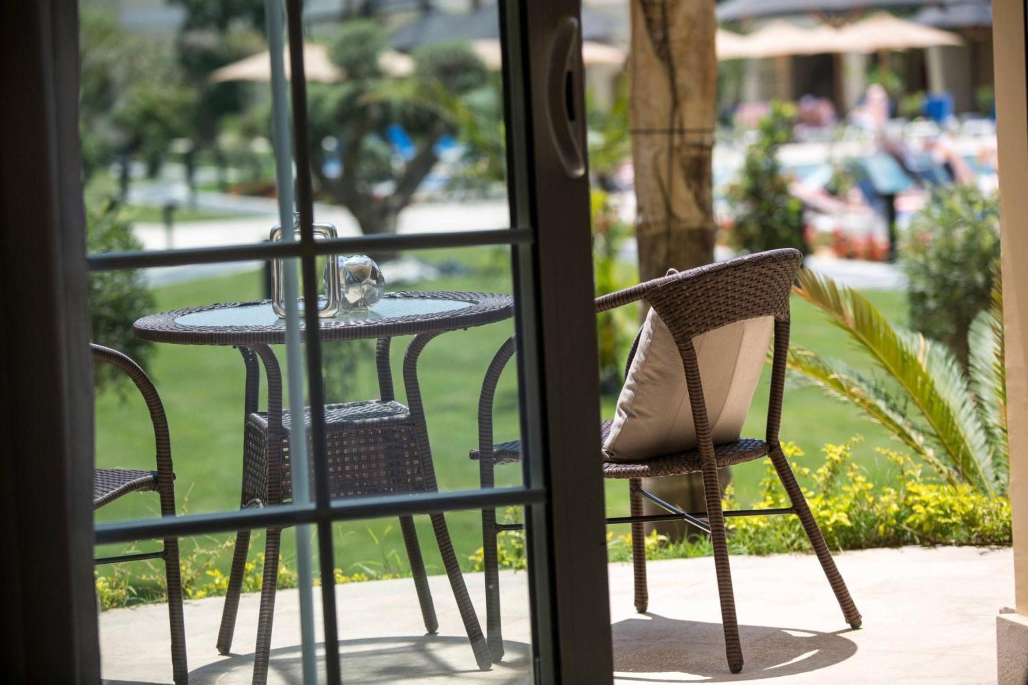 Renaissance Cairo Mirage City Hotel Luaran gambar The hotel's garden