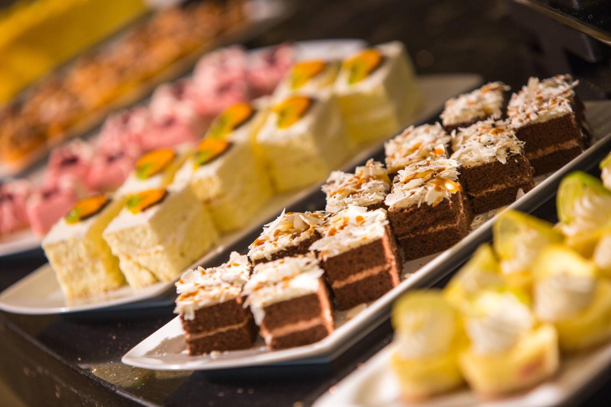 Renaissance Cairo Mirage City Hotel Luaran gambar Petit fours